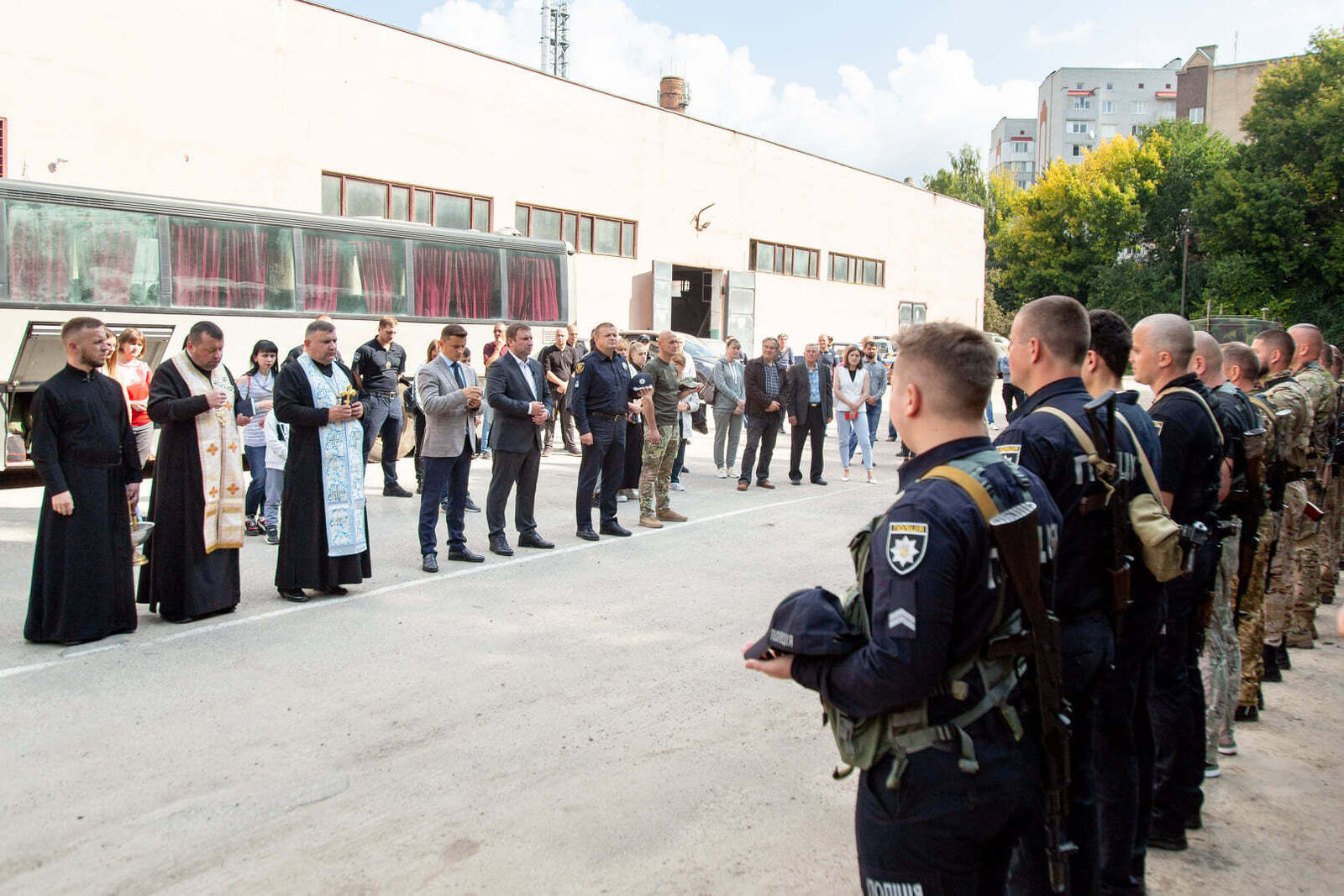 Pasted into Тернопільська патрульна поліція на два місяці відправляється в зону проведення ООС