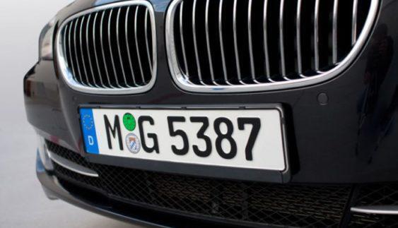 european-license-plate-closeup-big-725x464-696x445-563x323