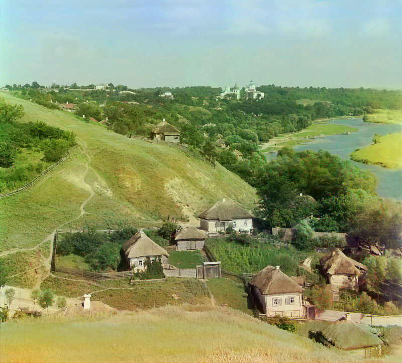Село_на_березі_річки._Україна