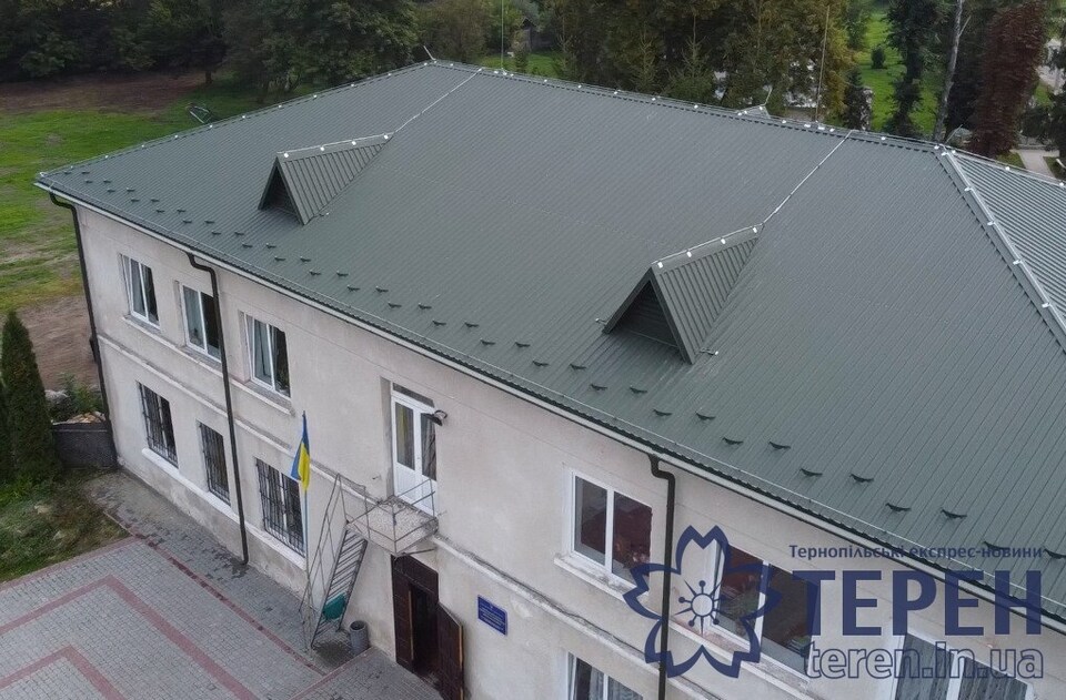 Pasted into Сказано—зроблено школа у Буцневі навчальний рік розпочала з новим дахом (відео)