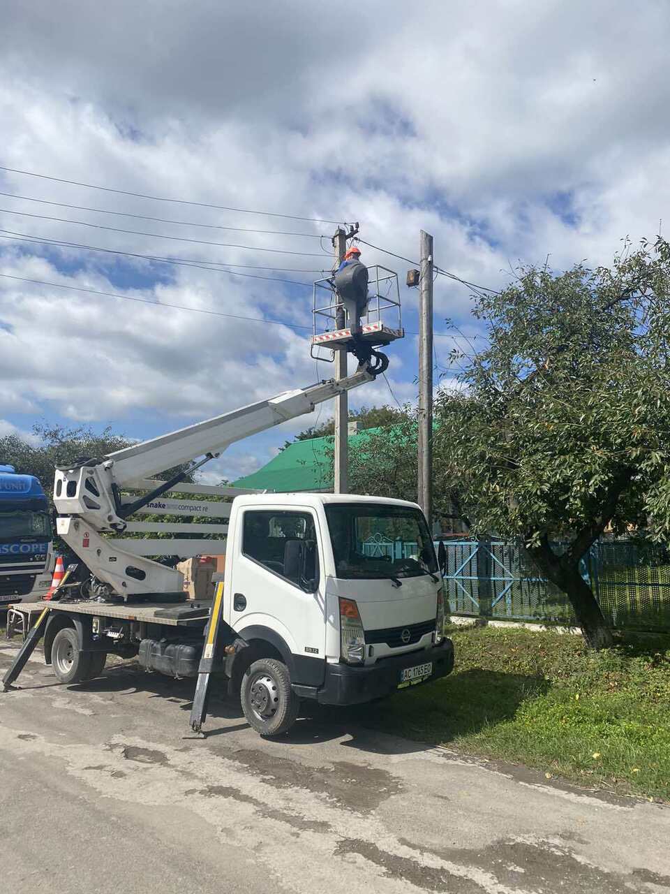 Pasted into У Чортківській громаді село, яке не мало жодного ліхтаря, скоро засяє (фото)