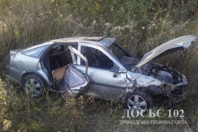 Pasted into У вихідні в ДТП на Тернопільщині 1 людина загинула, ще 11 травмувалися (фото)