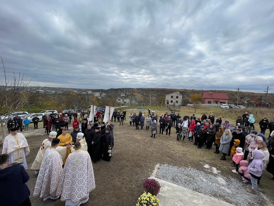 Pasted into Біля Тернополя освятили новий храм (фото)