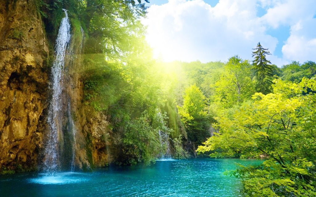 6970605-sunny-waterfalls